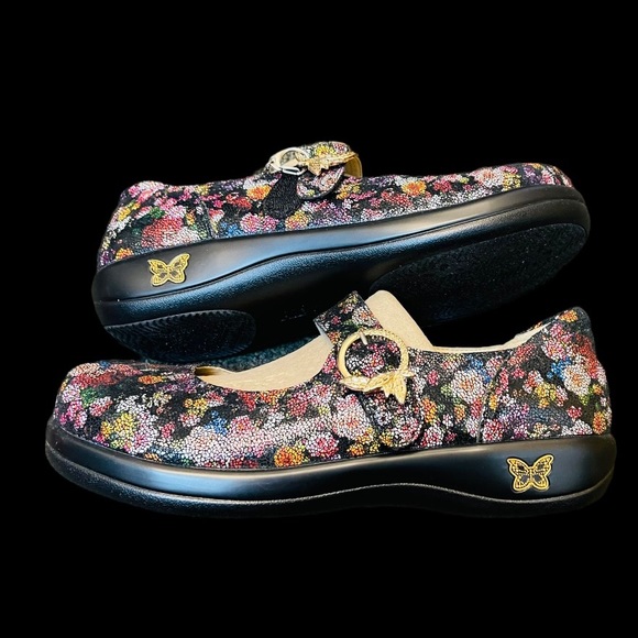 New - Picture 5 of 6